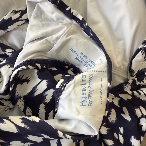 New La Blanca Tummy Control 18 W - Picture 5 of 5